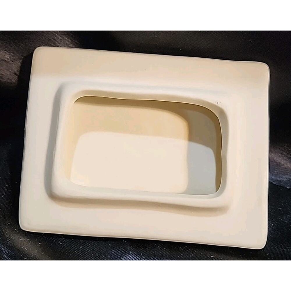 Vintage White Bisque Crafted Delicate Roses Rectangle Footed Trinket Box 4"X2" - Picture 9 of 9